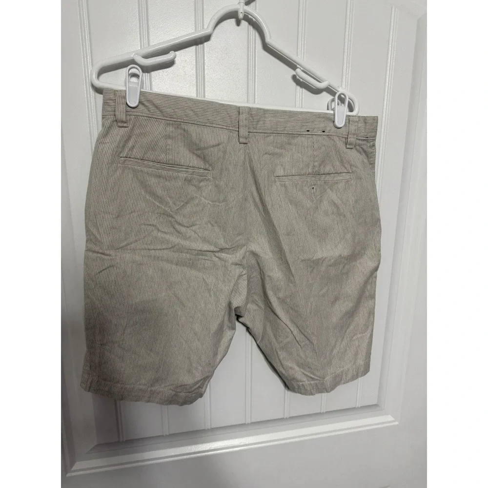 Banana Republic Shorts Mens 34 Aiden Short Striped Cotton Gray White EUC